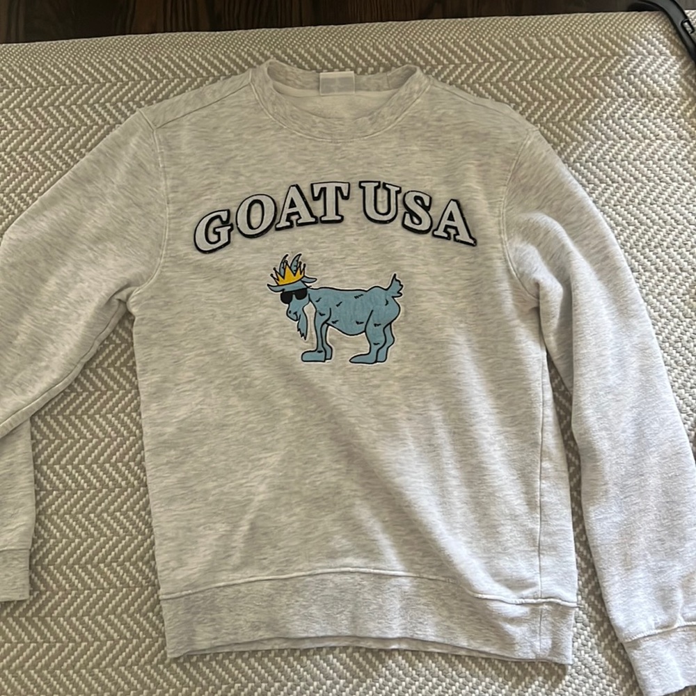 Sweatshirt